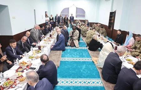 Zelensky attends iftar with Turkish ministers and Crimean Tatar warriors