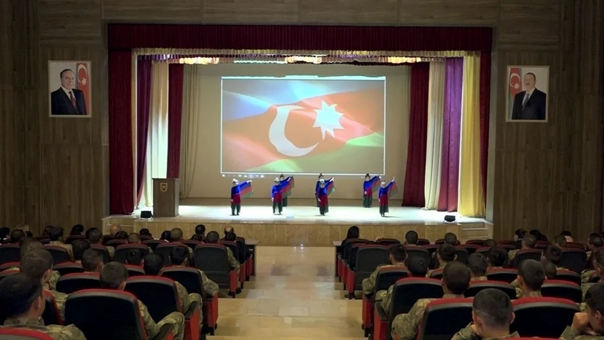 Naxçıvan Qarnizonu qoşunlarında Dövlət Bayrağı Günü ilə əlaqədar tədbirlər keçirilib - VİDEO - FOTO