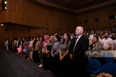 Türk Dünyası Bakı Atatürk Liseyinin məzuniyyət mərasimi keçirilib