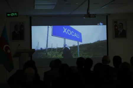 Dövlət Şəhərsalma və Arxitektura Komitəsində Xocalı soyqırımı qurbanlarının xatirəsi anılıb
