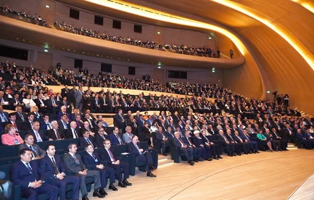 Prezident İlham Əliyev: “Xaricdə yaşayan azərbaycanlıların taleyi ilə həmişə maraqlanırıq” - YENİLƏNİB