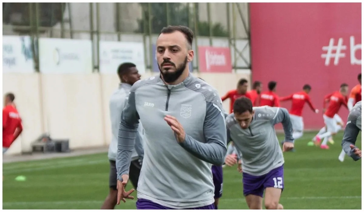 Sumqayıt futbolçusu ilə iki illik müqavilə imzalayıb
