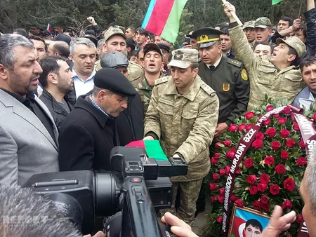 Azərbaycan ordusunun şəhid polkovniki və onun əsgəri Şəhidlər Xiyabanında dəfn edilib - FOTO - YENİLƏNİB