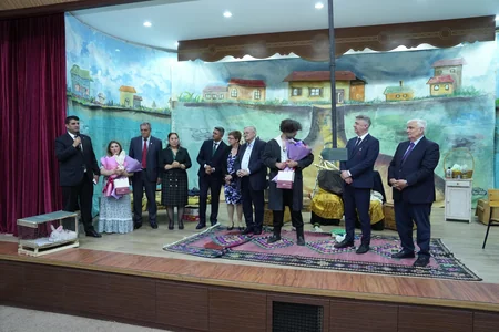 Şandor Lejak NDU-da “Yaşam üçün nəfəs” adlı  əsəri əsasında hazırlanan tamaşanı ayaqda alqışladı