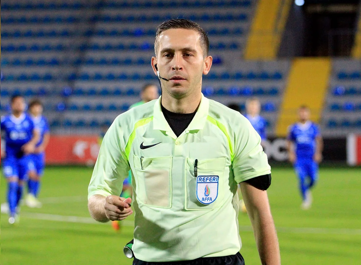 Azərbaycanlı futbol hakimi karyerasını bitirir