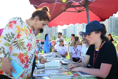 Heydər Əliyev Mərkəzinin parkında Uşaq festivalı keçirilib