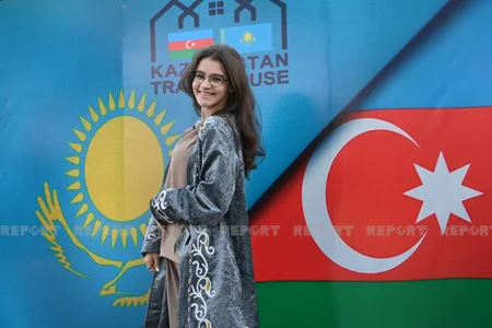 Bakı sakinləri və şəhərin qonaqları Dənizkənarı Parkda Qazaxıstan yeməklərini dadıblar