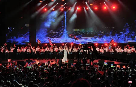 Heydər Əliyev Mərkəzinin parkında Bakının azad edilməsinin 100 illiyi münasibəti ilə konsert olub