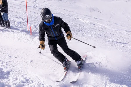 Japanese athletes hold skiing master class in Shahdag