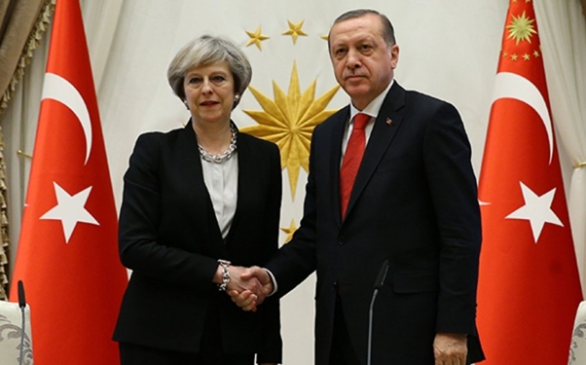 Türkiyə prezidenti ilə Britaniya baş naziri Suriyadakı vəziyyəti müzakirə edib