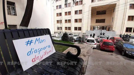 Azərbaycanlı gənclərin Tbilisidə etiraz aksiyası başa çatıb - YENİLƏNİB