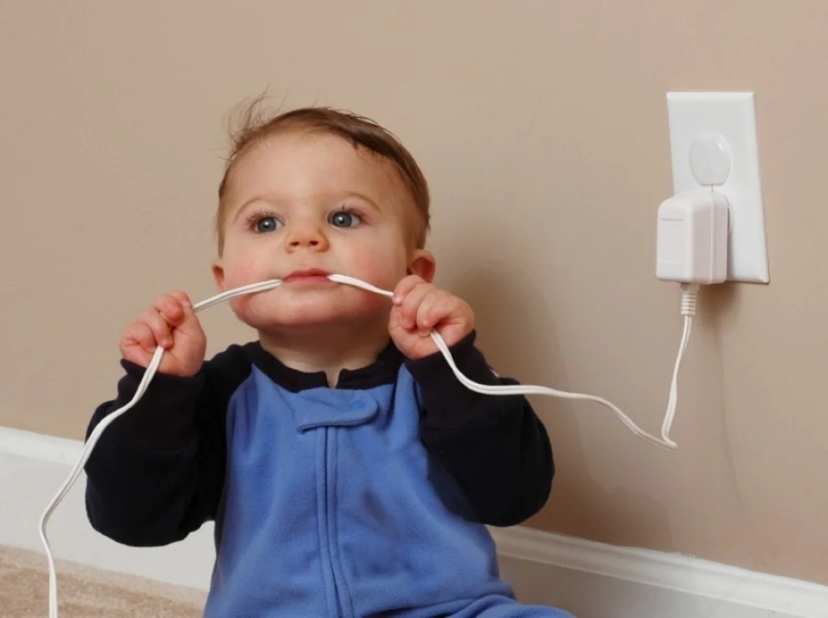 Sabirabadda 3 yaşlı uşağı elektrik cərəyanı vuraraq öldürüb