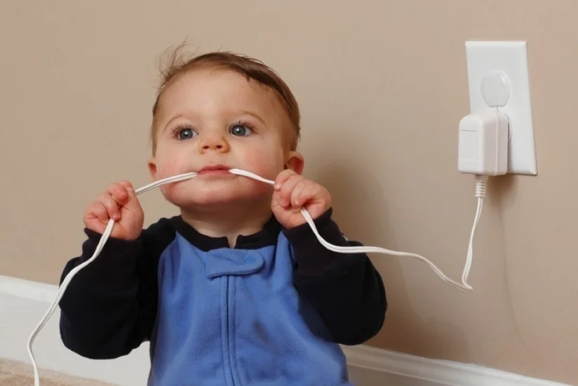 Sabirabadda 3 yaşlı uşağı elektrik cərəyanı vuraraq öldürüb