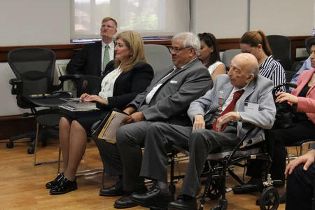 Kaliforniyanın Berkli Universitetində azərbaycanlı professor Lütfi Zadəyə Azərbaycan medalı təqdim olunub