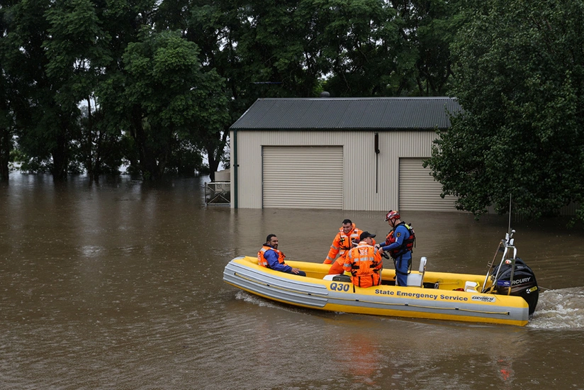 Floods kill one person in Australia
