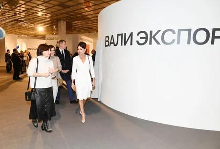 First Vice-President Mehriban Aliyeva viewed 8th Moscow International Biennale of Contemporary Art
