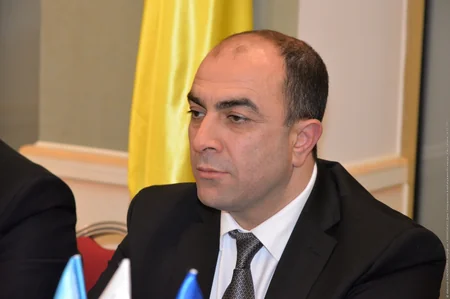 Viktor Yuşenko, Leonid Kojara və Rövşən Tağıyev Kiyevdə Dağlıq Qarabağdan və Donbasdan danışıblar