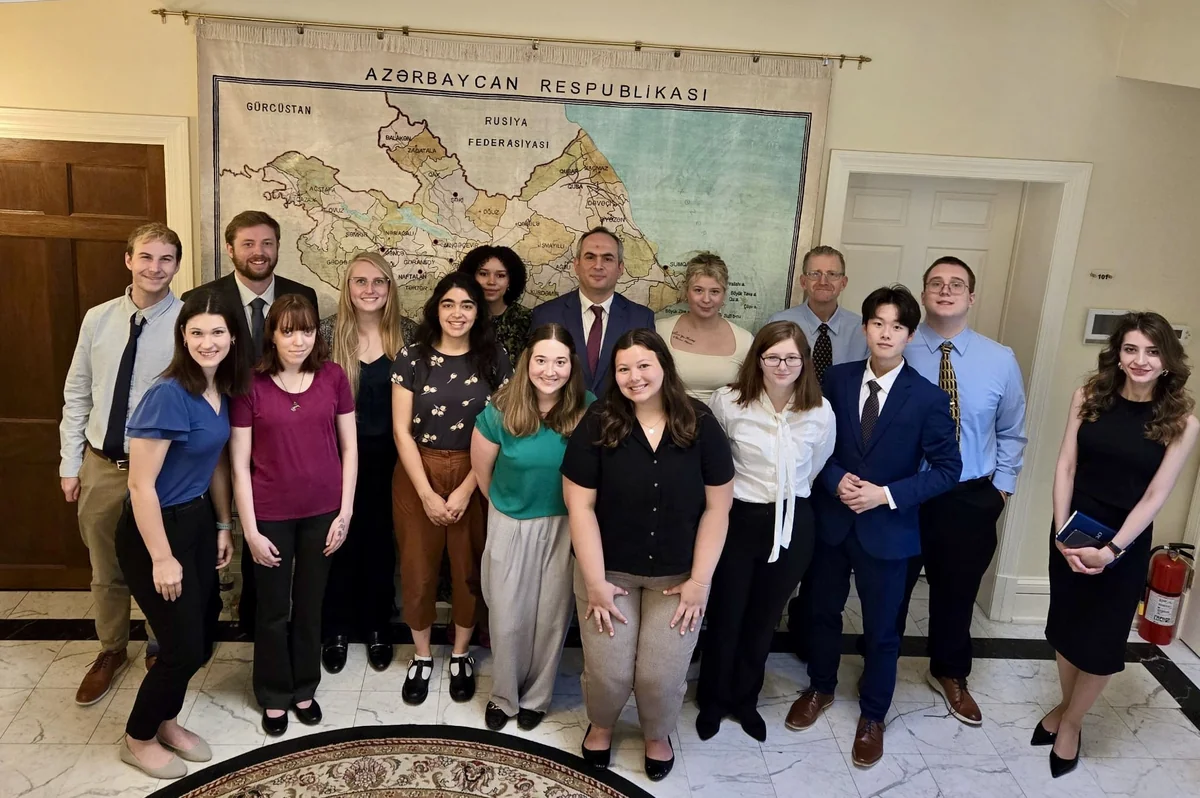Amerika universitetinin tələbələri Azərbaycan səfirliyini ziyarət ediblər