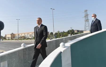 Prezident Mərdəkan-Zuğulba yolunda yerüstü piyada keçidinin açılışını edib