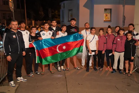 MOK rəsmisi EYOF-da fərqlənmiş Azərbaycan idmançılarını mükafatlandırıb