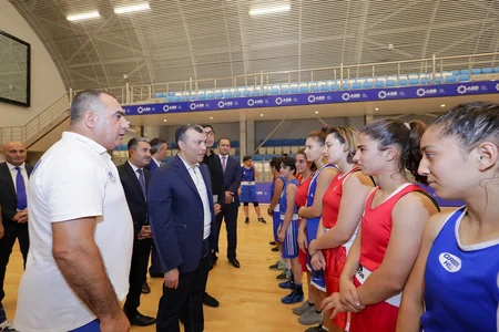 Sahil Babayev və Fərid Qayıbov boks millisinin məşqini izləyib