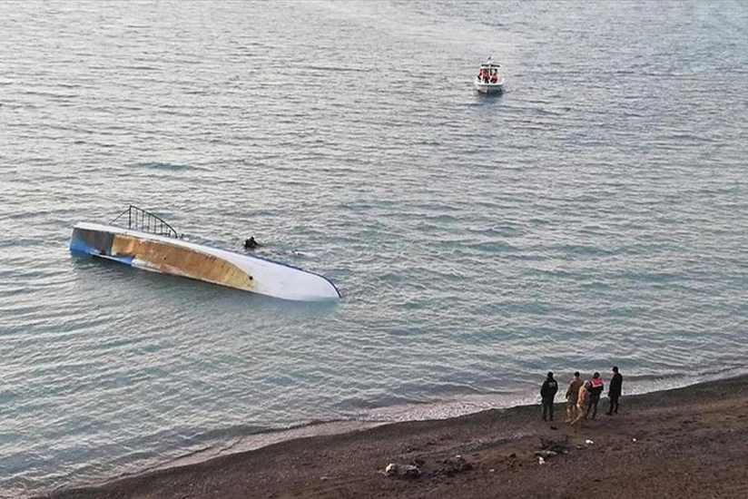 Boat carrying 45 migrants sinks off Antalya coast