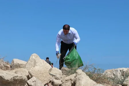 Xəzər dənizinin Bilgəh sahili tullantılardan təmizlənib
