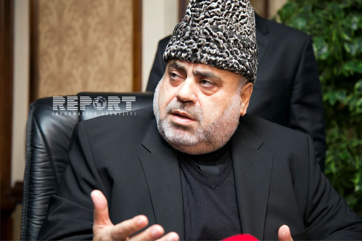 В мечети Тезепир совершается праздничный намаз