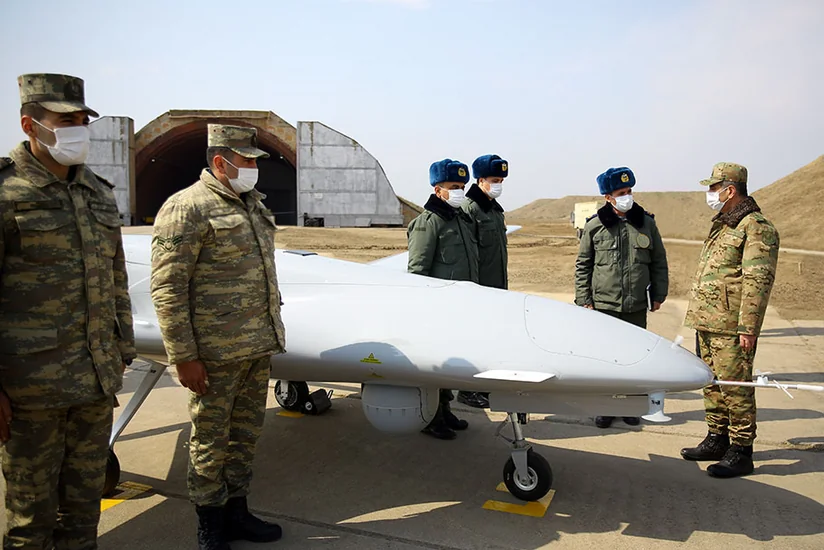 Министр обороны проинспектировал наземную станцию управления беспилотниками