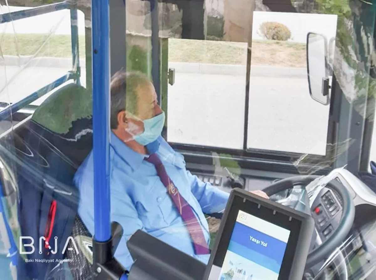 BNA: 1 400-dən çox avtobusda şəffaf arakəsmələr quraşdırılıb