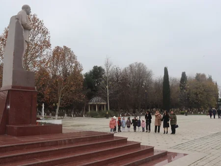 Gəncə, Naftalan, Daşkəsən, Goranboy, Samux və Ağstafada Heydər Əliyevin xatirəsi anılıb