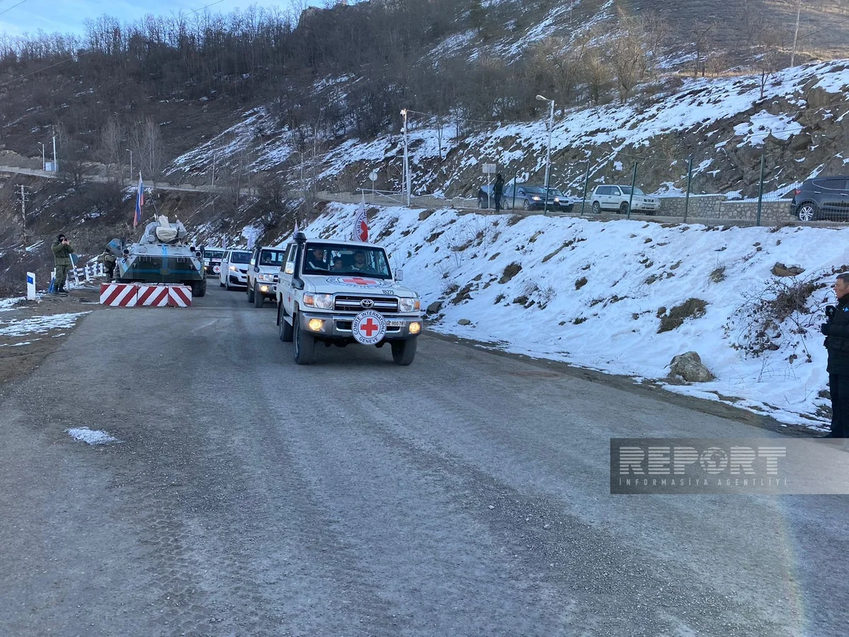 Шесть автомобилей МККК беспрепятственно проехали по дороге Ханкенди-Лачын