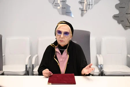 Mədəniyyət naziri Bakıda vətəndaş qəbulu keçirib