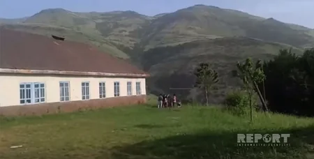 Qonşusunu bıçaqlayan məktəb direktoru intihar edib - FOTO