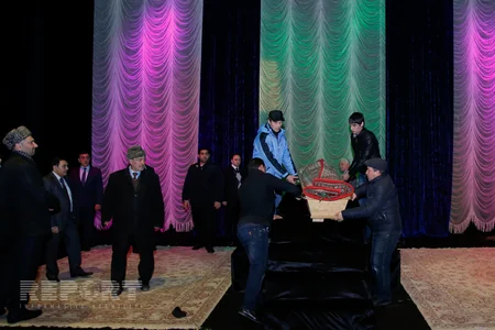 ​Məzara bənzəyir yaxşı insan... - FOTOREPORTAJ