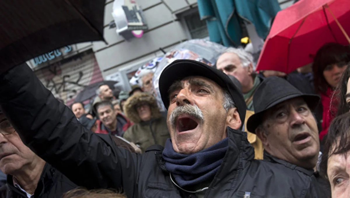 Испанские пенсионеры вышли на акции протеста, требуя увеличить пенсии