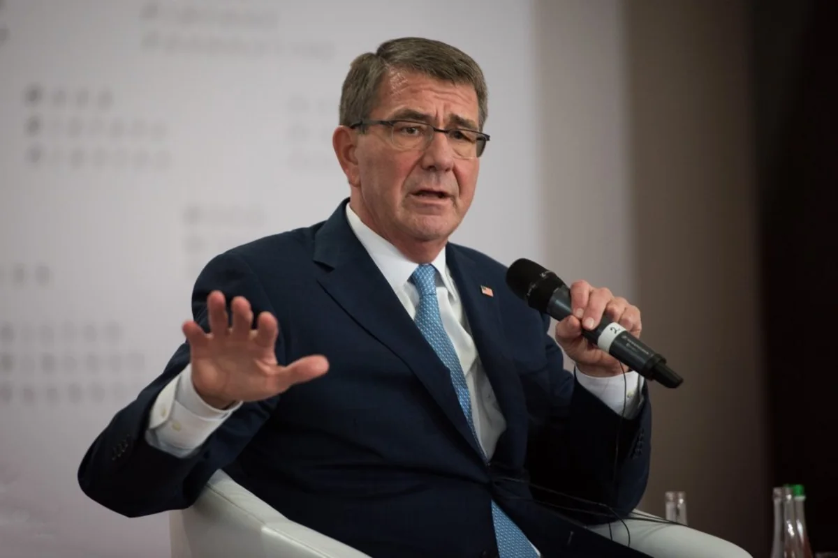 Экс-министр обороны США призвал готовиться к вторжению зеленых человечков