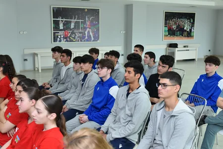 Azərbaycan Voleybol Federasiyası və CEV rəsmiləri milli üzvləri ilə görüşüblər