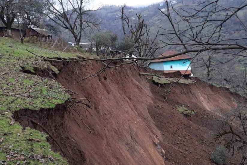 Lerikdə yenidən torpaq sürüşməsi olub, kəndlərdə evlər təhlükə ilə üzləşib