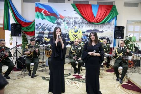 Müdafiə naziri hərbi andiçmə mərasimində iştirak edib