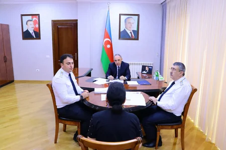 Baş prokuror Xətai rayonunda vətəndaşları qəbul edib
