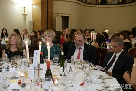 Böyük Britaniyadakı Azərbaycan Qadınlar Assosiasiyası Londonda xeyriyyə axşamı təşkil edib - FOTO