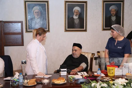 Allahşükür Paşazadə qan verib