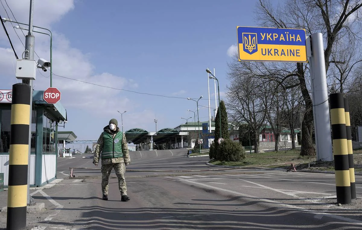Украина закрыла границу для иностранцев