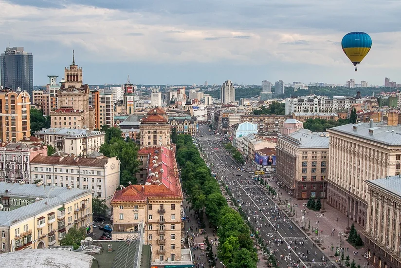СМИ: В Киеве неизвестные пытались бросить взрывпакет по машине посольства Азербайджана - ДОПОЛНЕНО