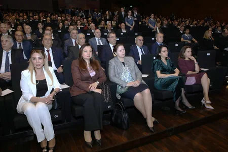 Azərbaycan Həmkarlar İttifaqları Konfederasiyası Sən elə bir zirvəsən adlı tədbir təşkil edib