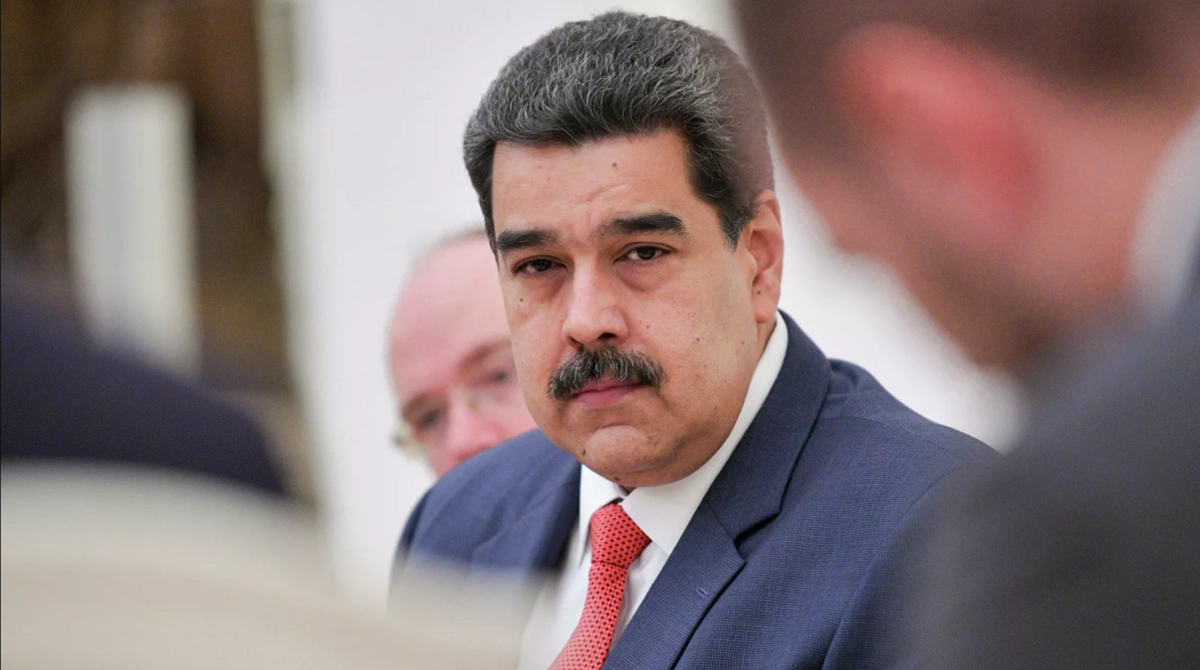 Maduro urges compatriots to add his number to chats