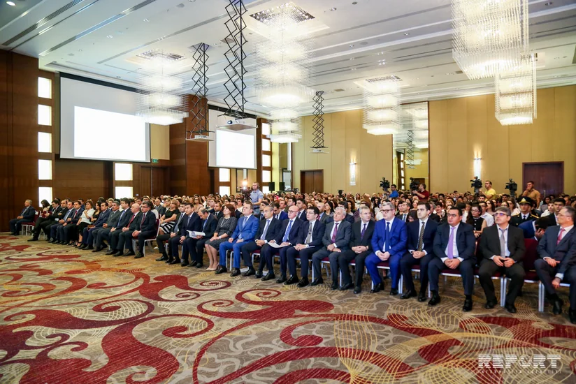 Bakı şəhəri təhsil işçilərinin sentyabr konfransı keçirilib