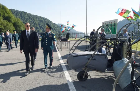 Prezident İlham Əliyev Şəkidə “Laza” sərhəd zastavasında yaradılan şəraitlə tanış olub
