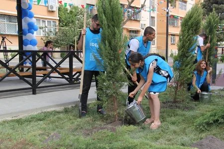 Bakıda abadlaşdırılan növbəti həyət istifadəyə verilib